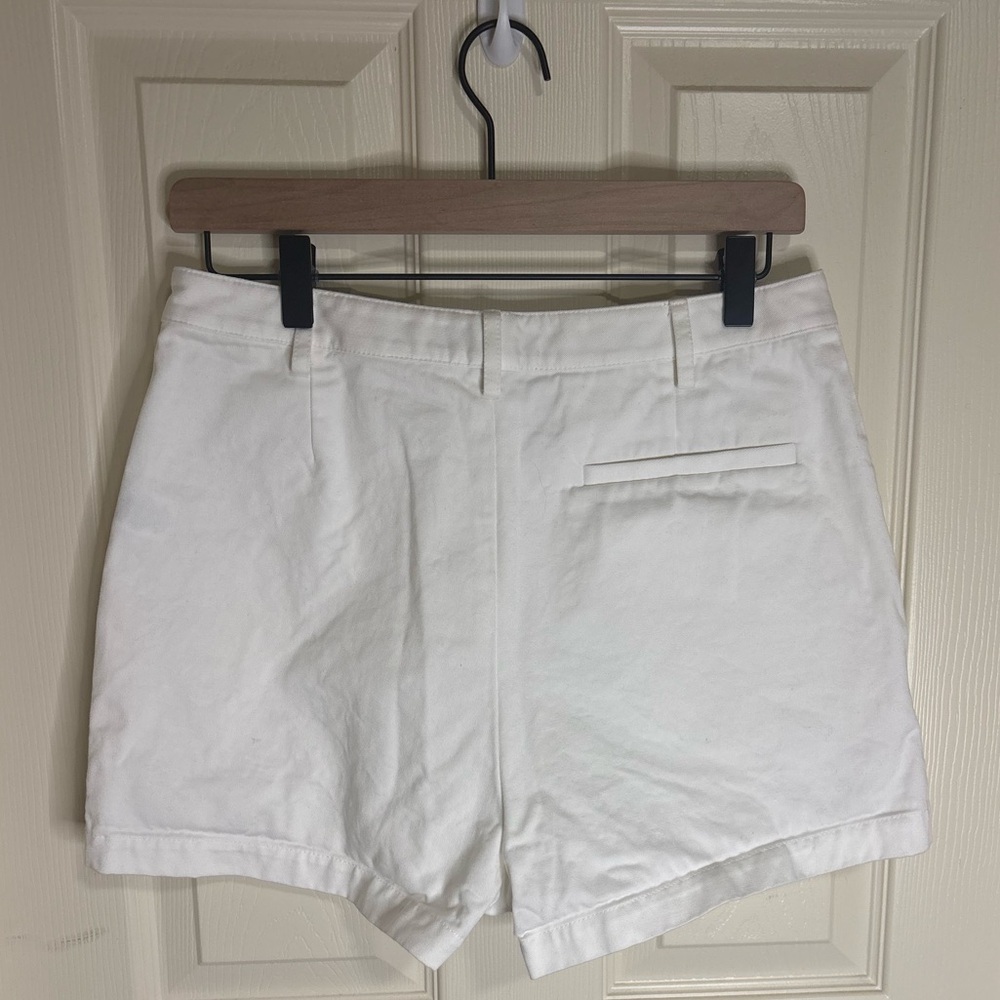 Nili Lotan Classic Summer White Cotton Shorts Tailored Resort Coastal Shorts - Picture 4 of 6